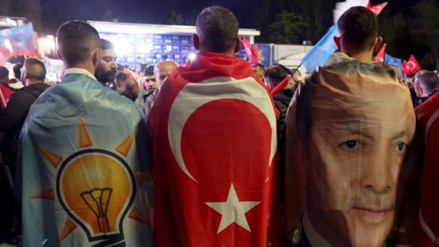 MetroPOLL, AKP'li seçmenin eğilimini yokladı: 14 Mayıs sonrası 'kararsızlık' sürüyor