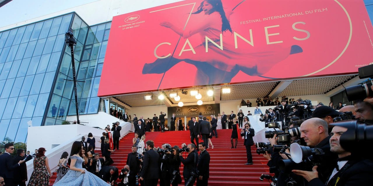 77. Cannes Film Festivali başladı: Meryl Streep'e Altın Palmiye Onur Ödülü verildi
