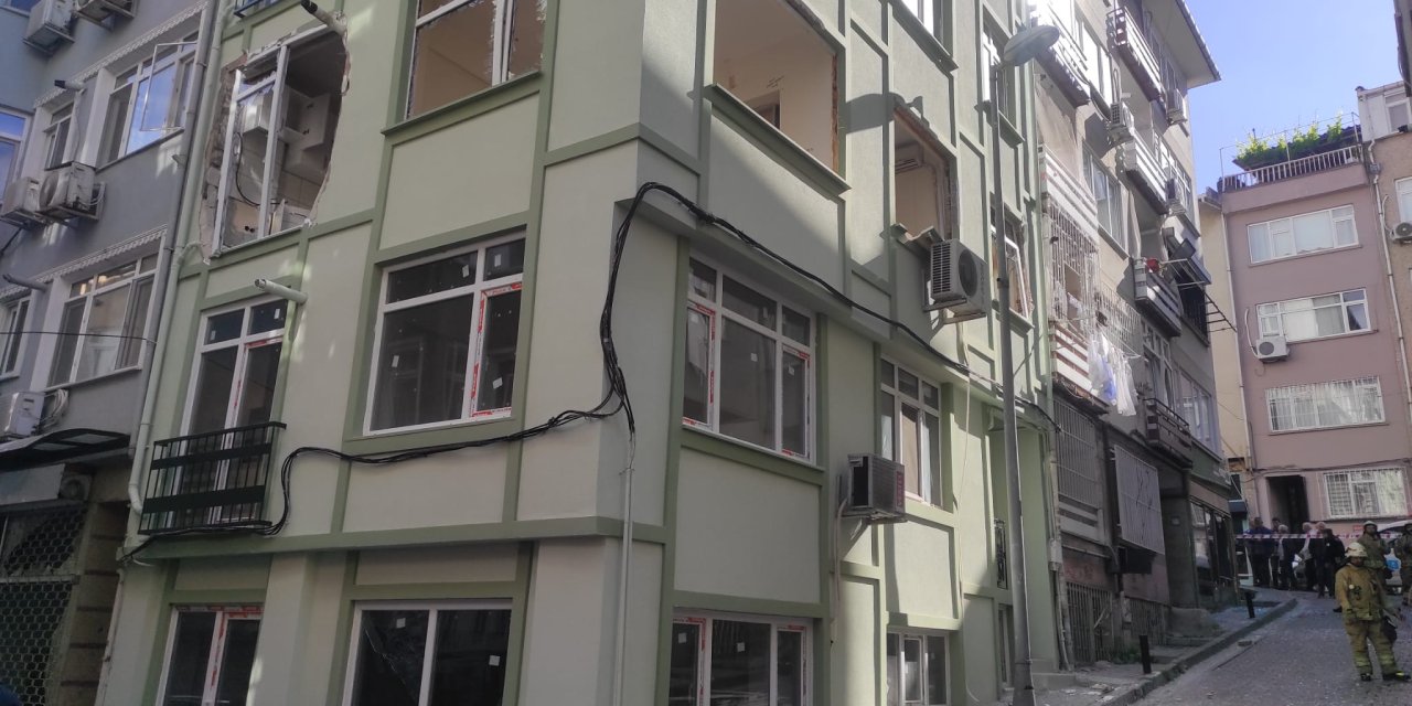 Beşiktaş'taki 5 katlı binada doğalgaz patlaması
