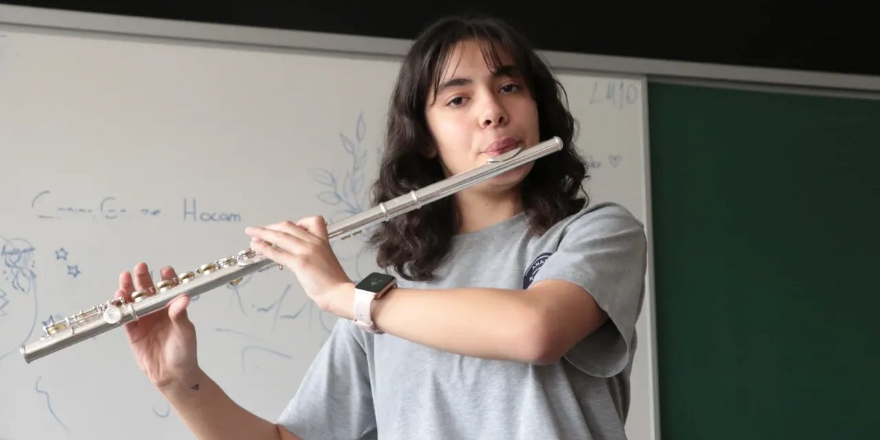 Yan flütte dünya üçüncüsü İlay'ın hedefi; Cumhurbaşkanlığı Senfoni Orkestrası