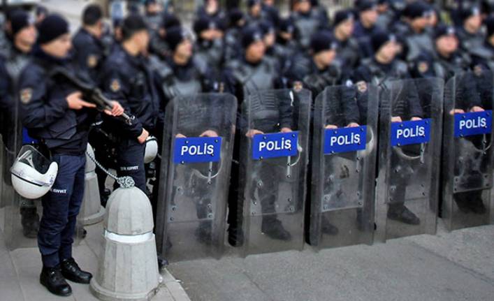 Adana ve Mersin’de gösteri ve yürüyüş yasaklandı