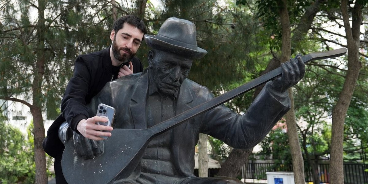 Evgeny Grinko'dan Aşık Veysel klasiklerine yeni dokunuş: 'Uzun İnce Bir Yoldayım'ı yeniden yorumlandı