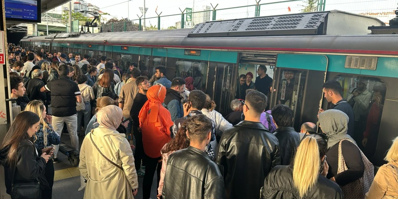 Marmaray'da bir kadın intihar etti: Seferler durduruldu