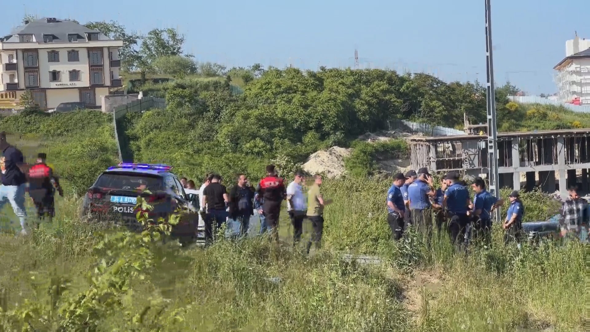 Arnavutköy'de şüpheli grup, polisle çatıştı: 1 ölü, 1 yaralı
