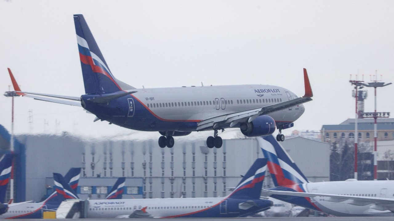 Uçak acil iniş yaptı: Şiddetli türbülanstan 1 yolcu öldü