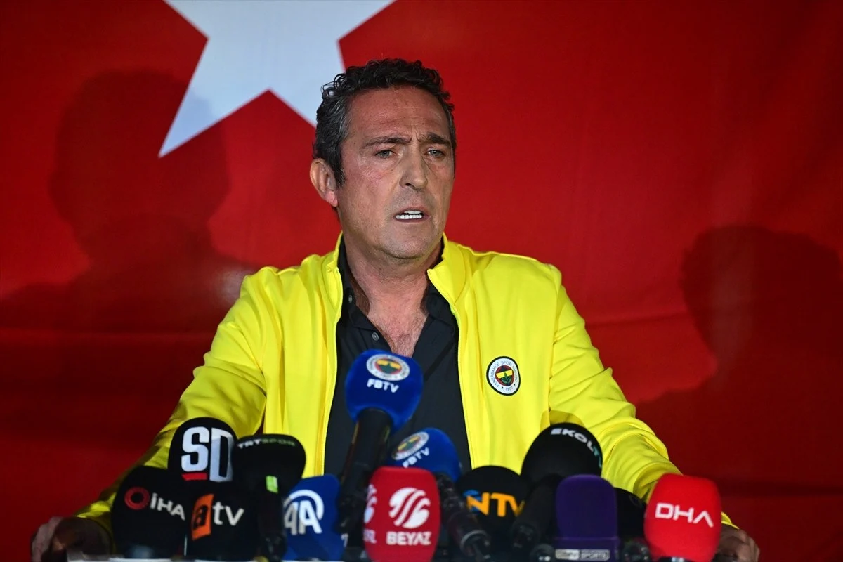 Fenerbahçe'den Dursun Özbek ve Erden Timur'a tepki