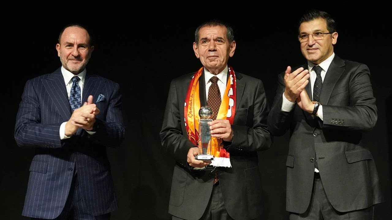 Dursun Özbek, Galatasaray yöneticisinin üniversitesinde 'Yılın Spor Yöneticisi' seçildi