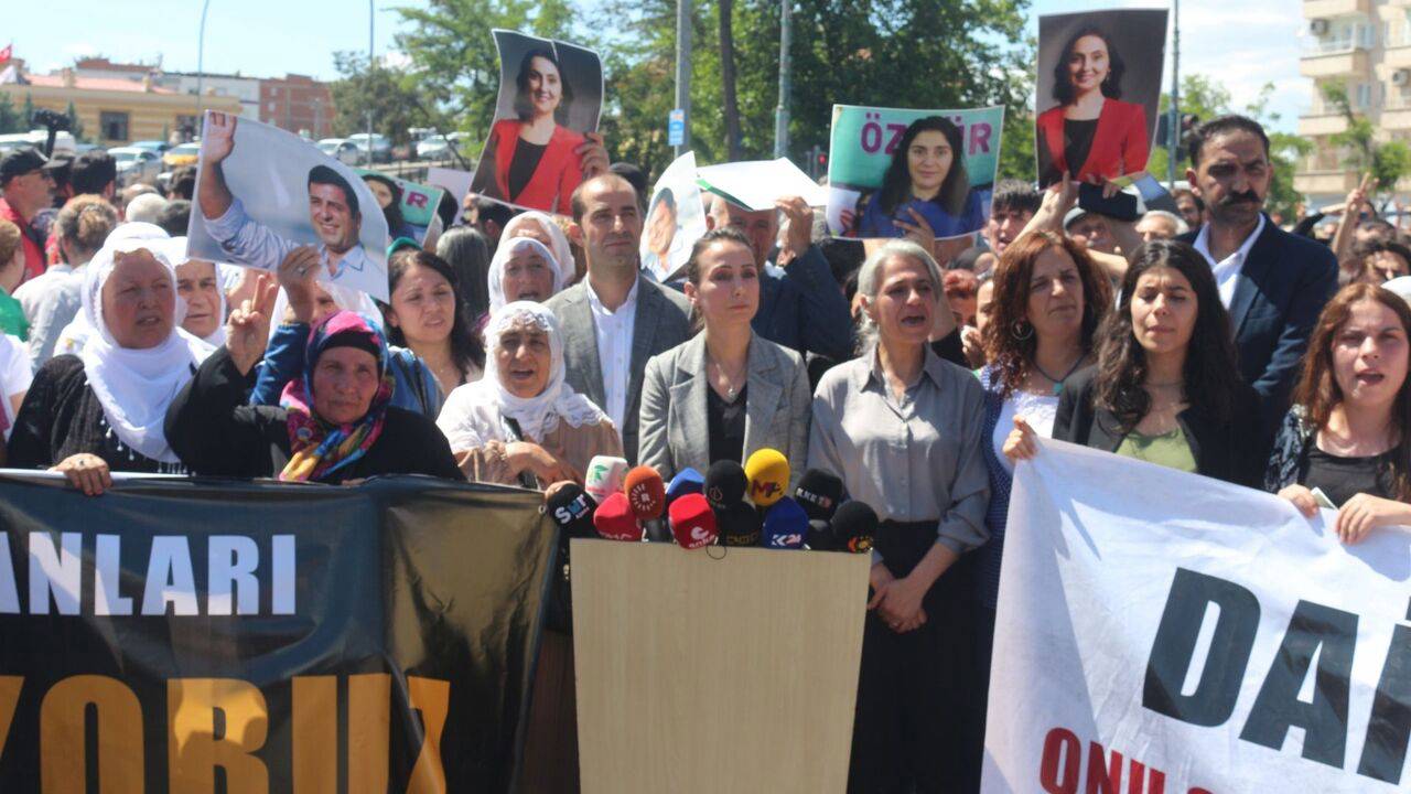 Kobani Davasında verilen cezalar Diyarbakır'da protesto edildi: Kürt halkından intikam alma davasıdır
