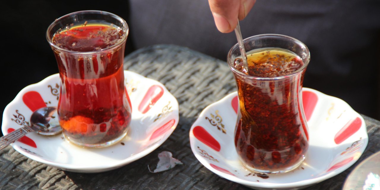 Ödüllü çay demleme tekniği. Çay böyle hazırlanırsa çok daha lezzetli oluyor ve asla acı olmuyor