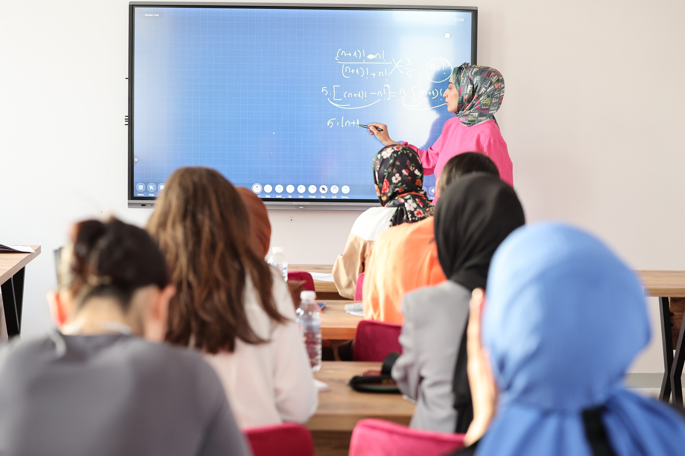 Sultangazi Belediyesi, KPSS hazırlık kurslarını başlattı