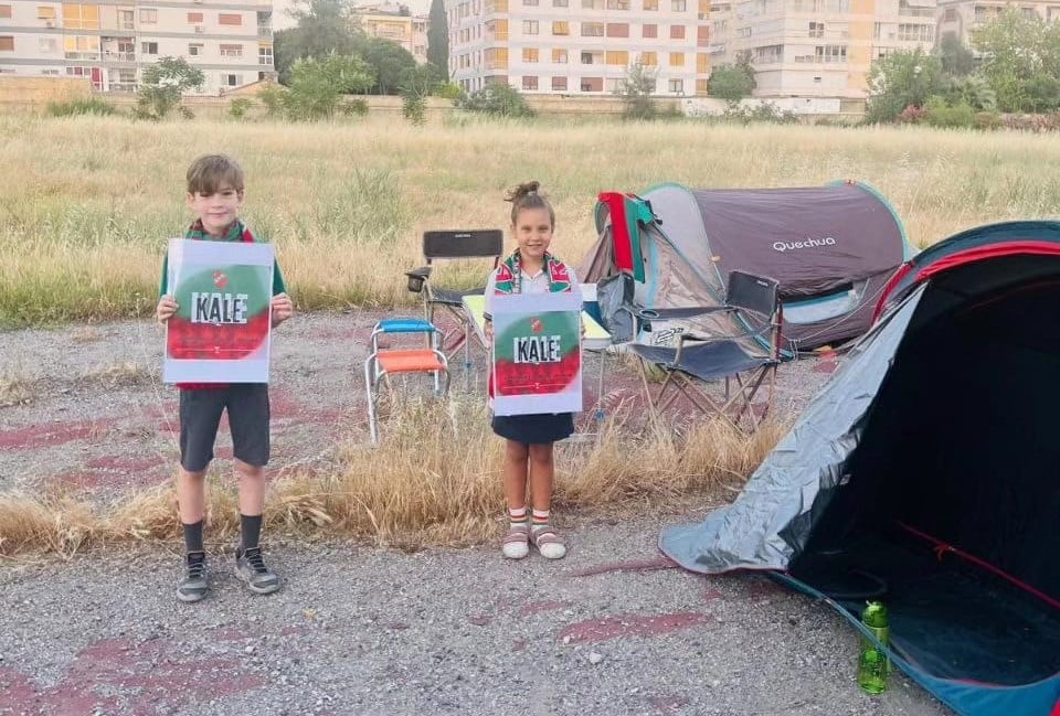 Karşıyaka taraftarı stat için çadır eylemine başladı