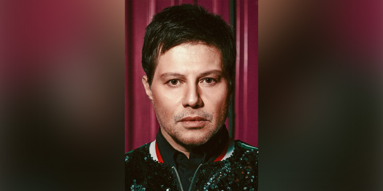 Şarkıcı Mirkelam konserde eğlenceli anlarıyla gündeme geldi!