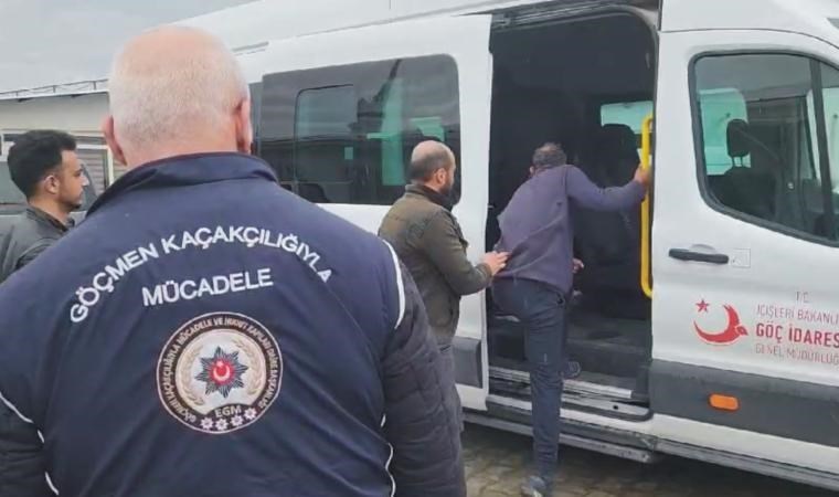 Van'da yol kontrollerinde 220 kaçak göçmen yakalandı