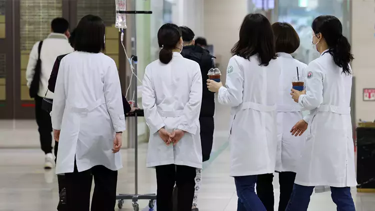 Güney Kore'de doktor grevinde 80 yaşındaki kadın hayatını kaybetti