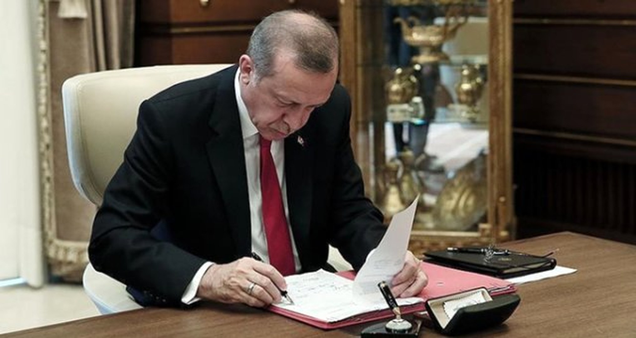 Erdoğan imzaladı: Adalet Bakanlığına üst düzey atamalar Resmi Gazete'de
