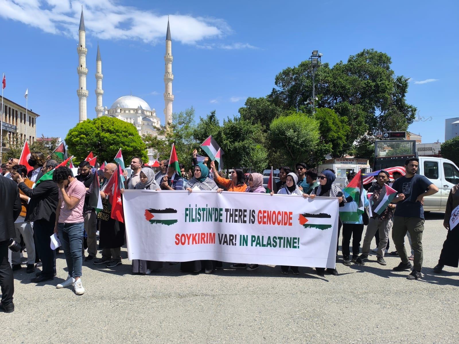 Iğdır Üniversitesi'nde Filistin'e destek yürüyüşü yapıldı