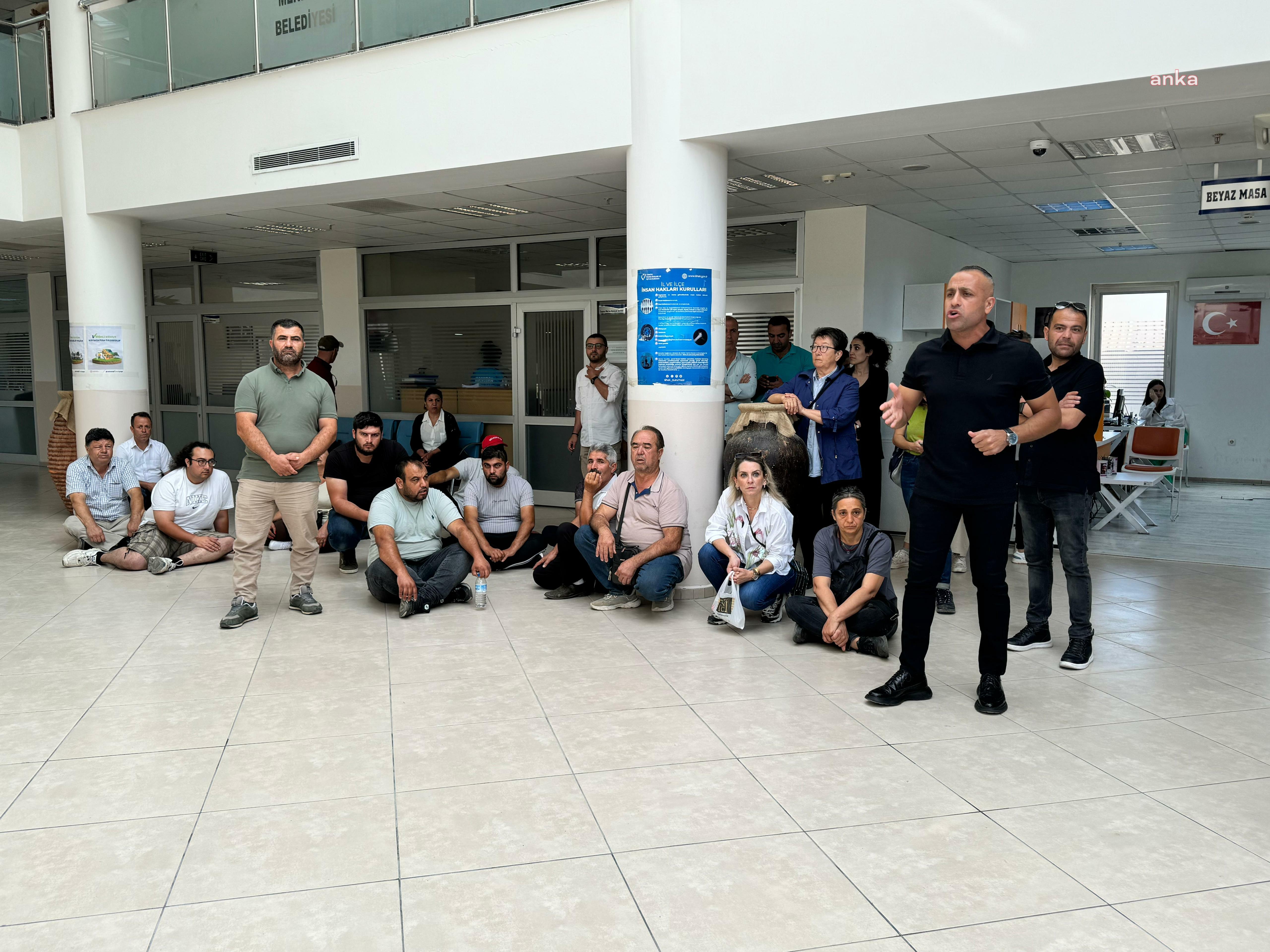 AKP’li Menemen Belediyesi’nde işten çıkarılan işçiler eylem yaptı