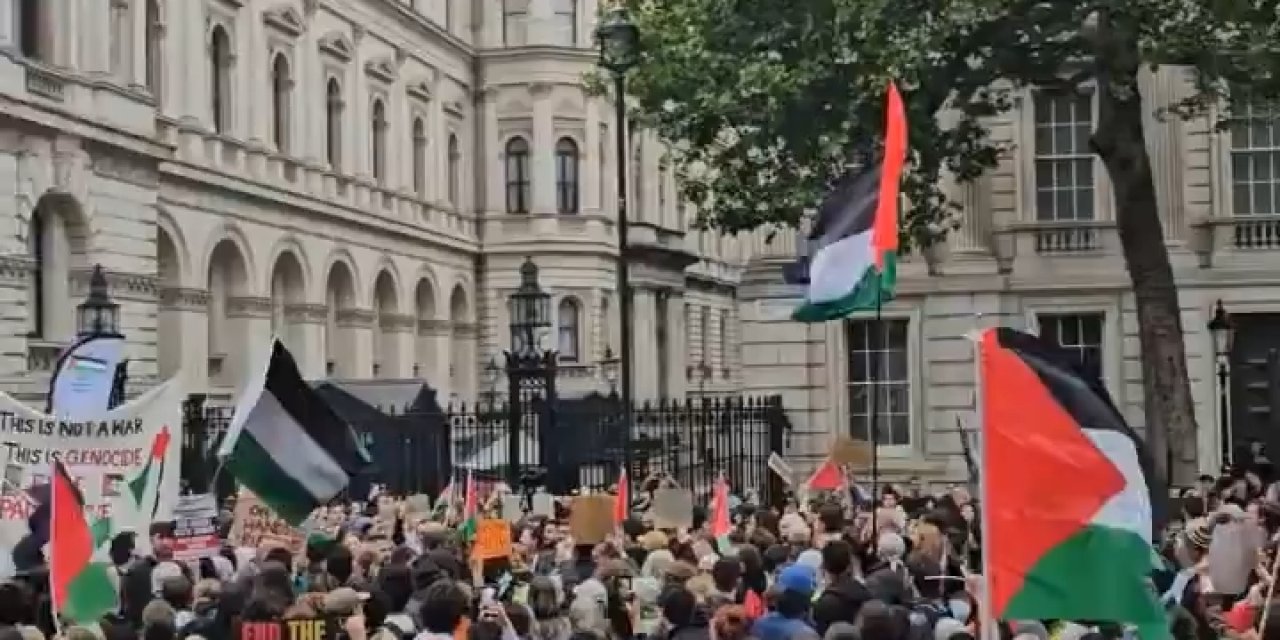 İngiltere’de Filistin protestosunda 40 kişi gözaltına alındı