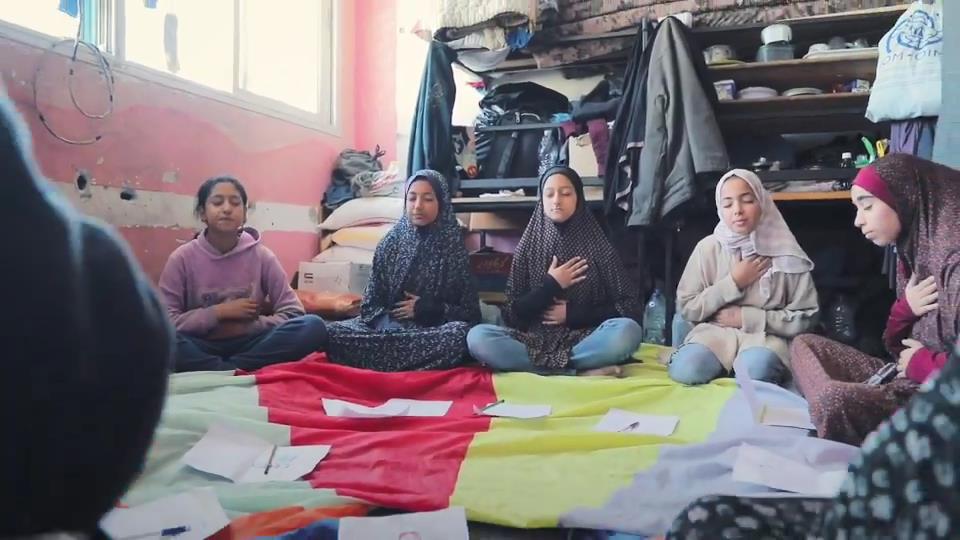 Savaşta büyüyen çocuklara Filistin Kızılayı'ndan psikolojik destek