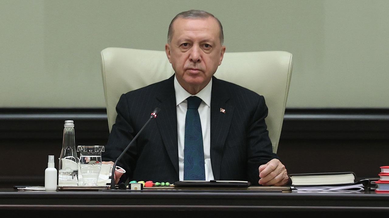Cumhurbaşkanı Erdoğan: Milletimizin Kurban Bayramı'nı tebrik ediyorum