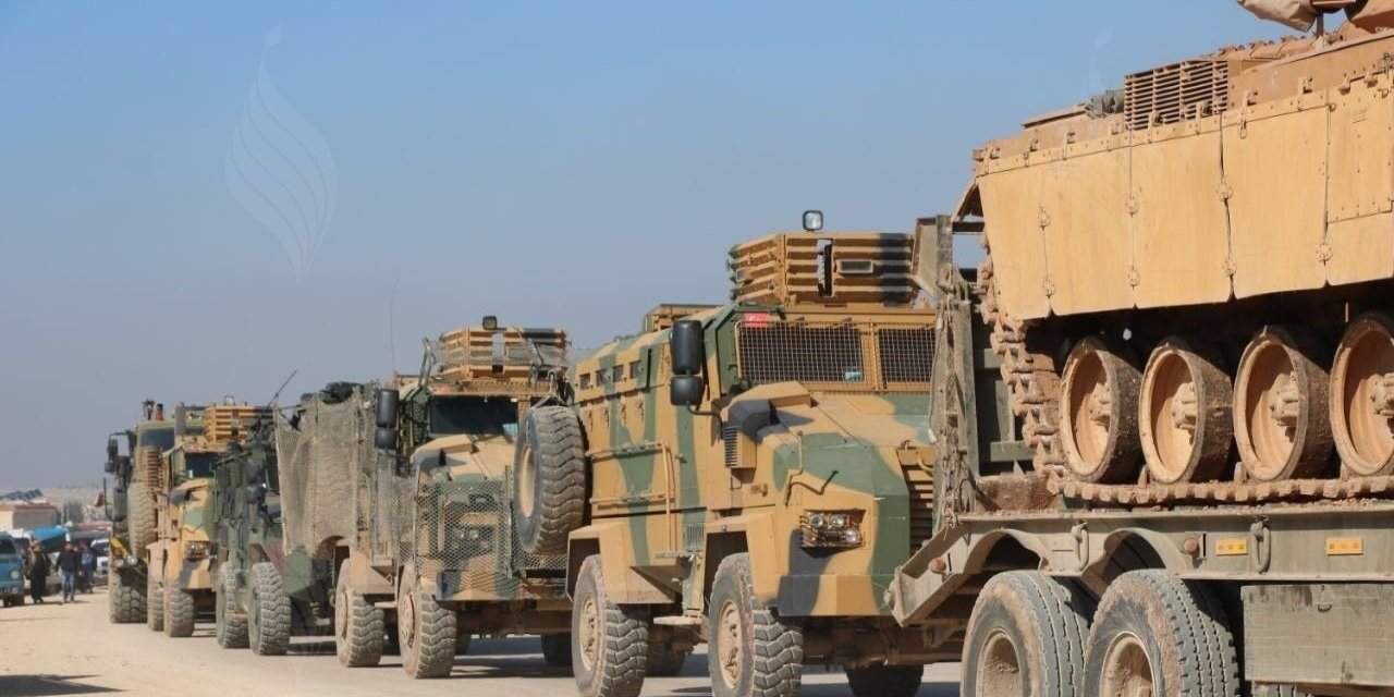 Afgan ve Suriyeli göçmenleri kamuflajlı kamyonla Türkiye'ye soktular