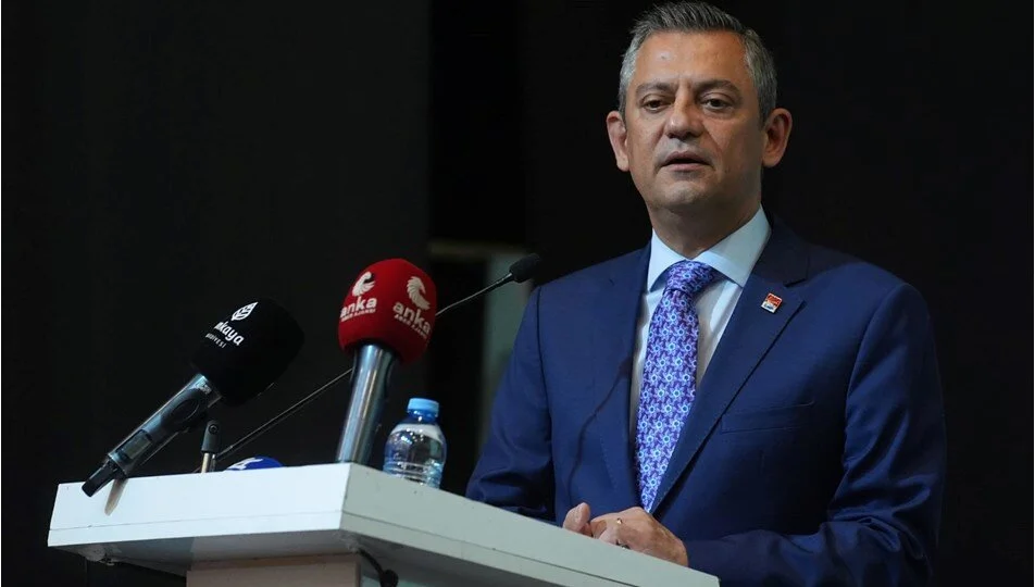 Özgür Özel'den, İzzet Ulvi Yönter ve Semih Yalçın yorumu: MHP’de bu ikisini savunan kimse olmadı