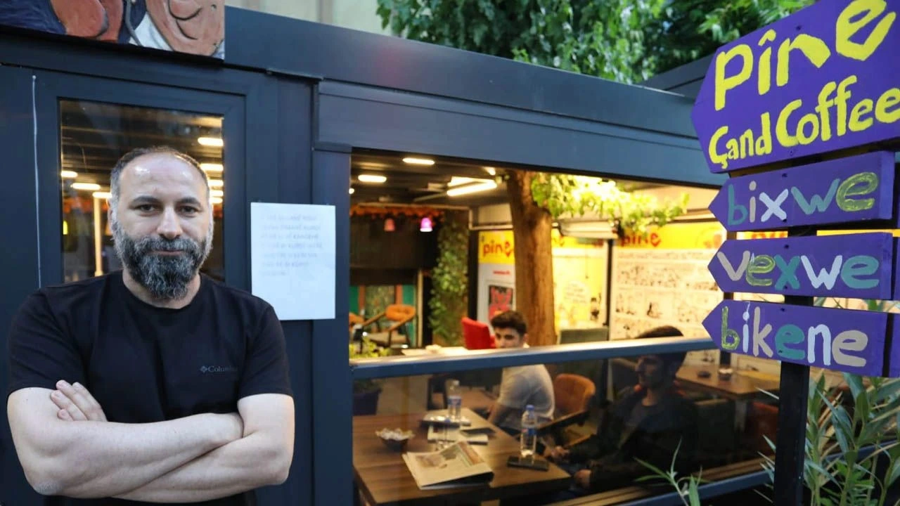 'Lütfen Kürtçe konuşun' tabelasına ağır ceza: Anayasa'nın 3. maddesini ihlal etti