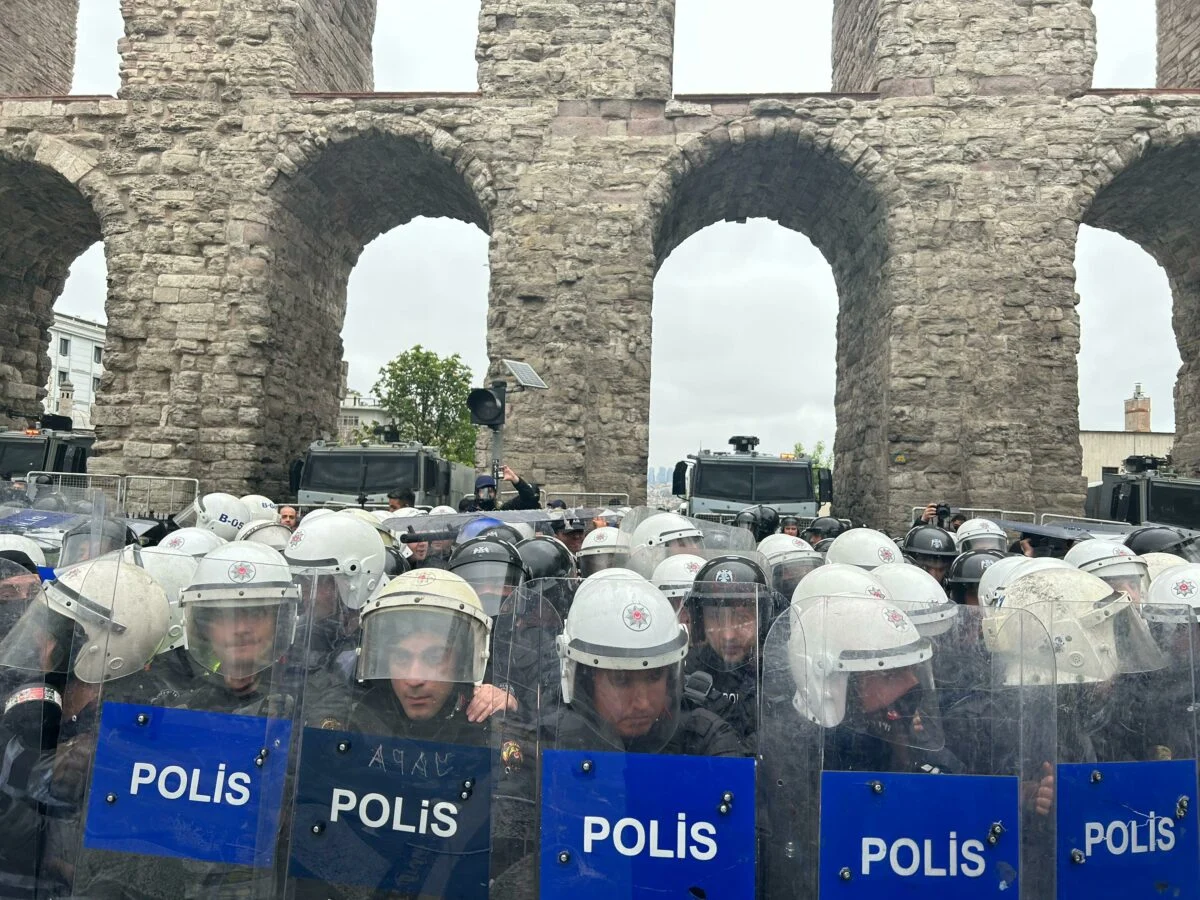 1 Mayıs tutuklusuna verilmek istenen kitap 'sakıncalı' bulundu