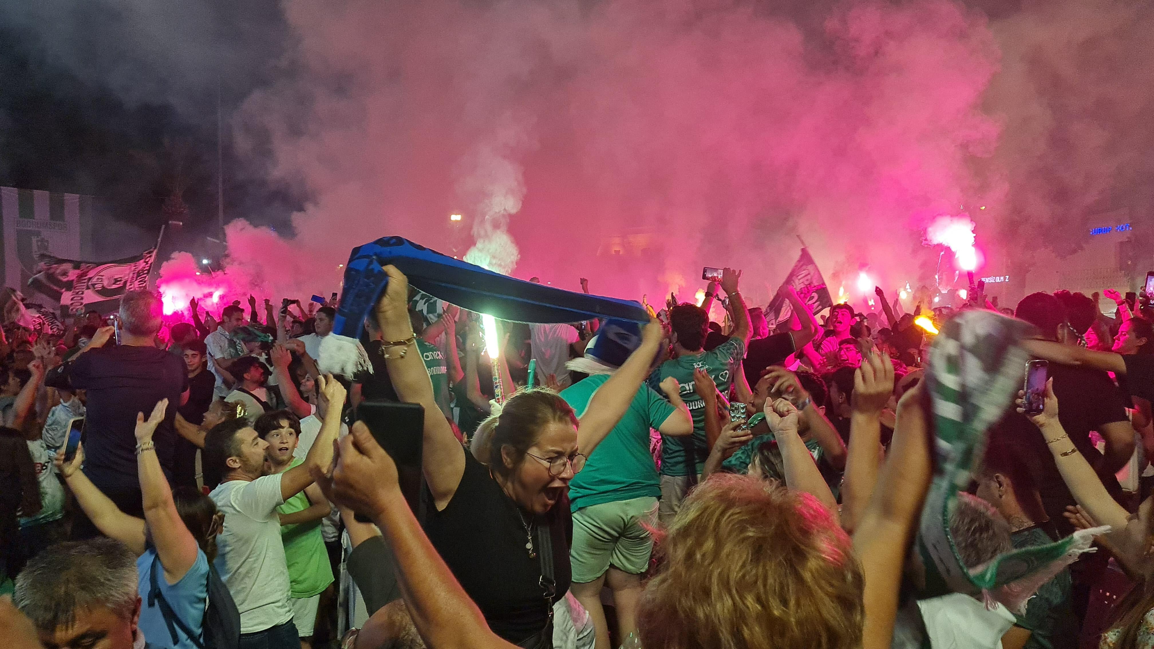 Bodrum FK'nın kutlamalarına uçak rötarı