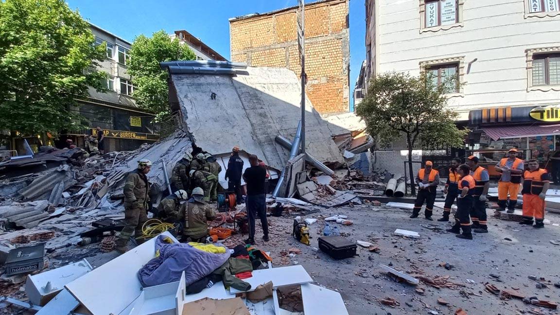 Küçükçekmece'de bina çöktü: 1 kişi öldü, 8 kişi yaralandı