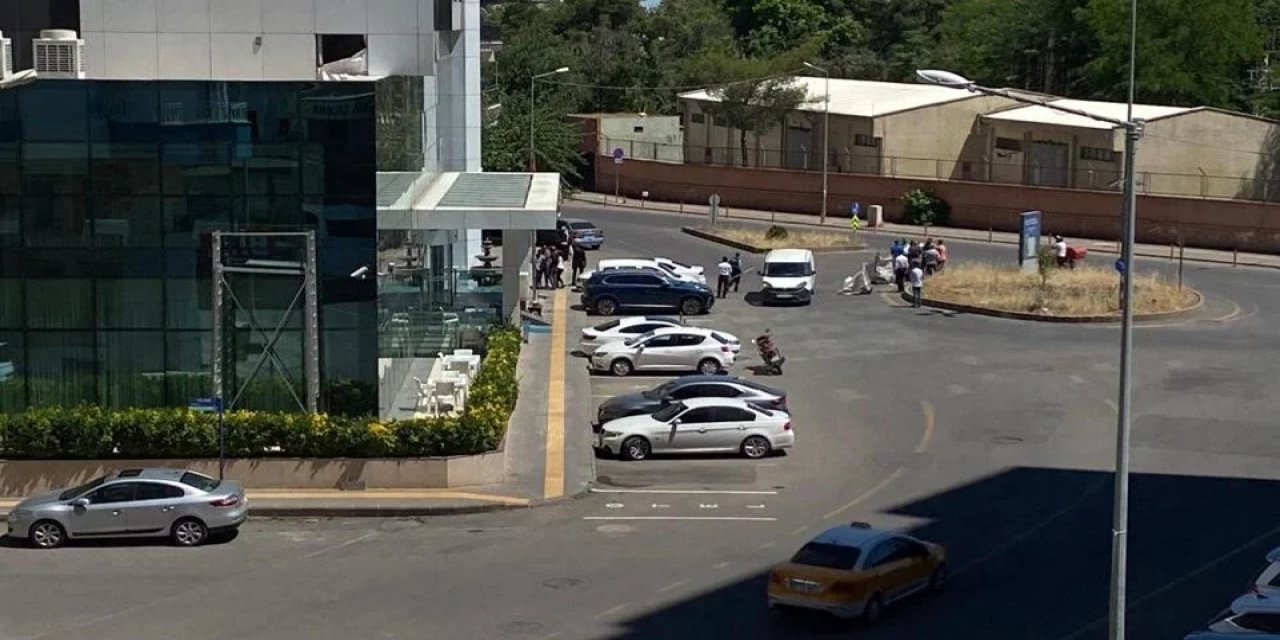 Otel çalışanları kağıt toplayan çocukları darp etti