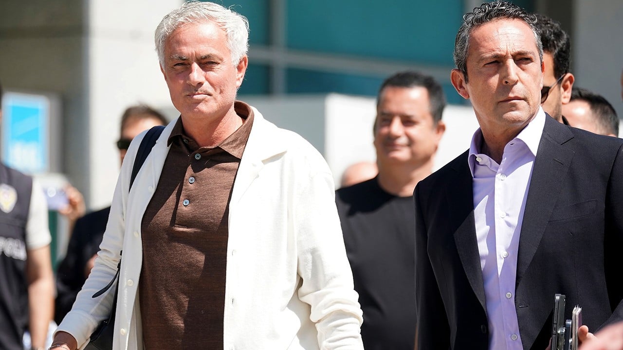 Ahmet Çakar’dan şok iddia: Mourinho ile Ali Koç tartıştı, basın toplantısına çıkmadı