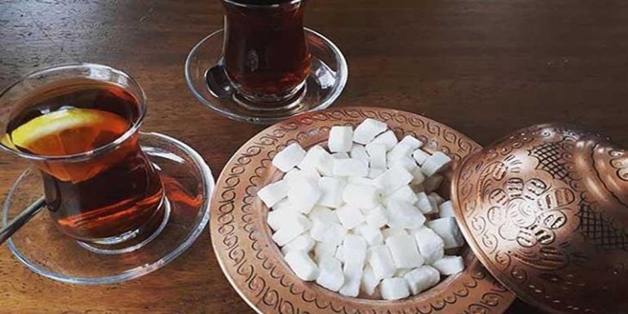 Çay içerken çaya limon sıkmak ne kadar doğru? Uzman işin doğrusunu açıkladılar