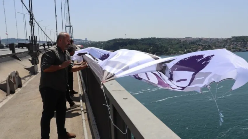 DEM Partiler köprüye "Kayyım defol" pankartı astı