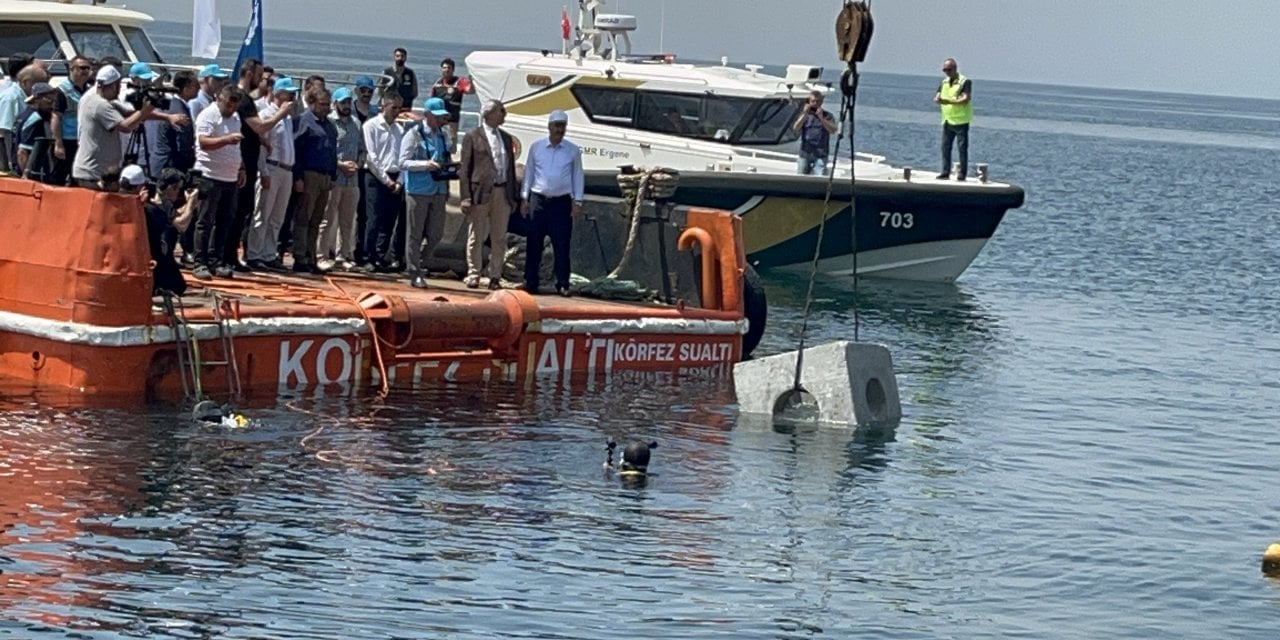 Biyoçeşitliliği artırmak için denize 100 yapay resif bırakıldı