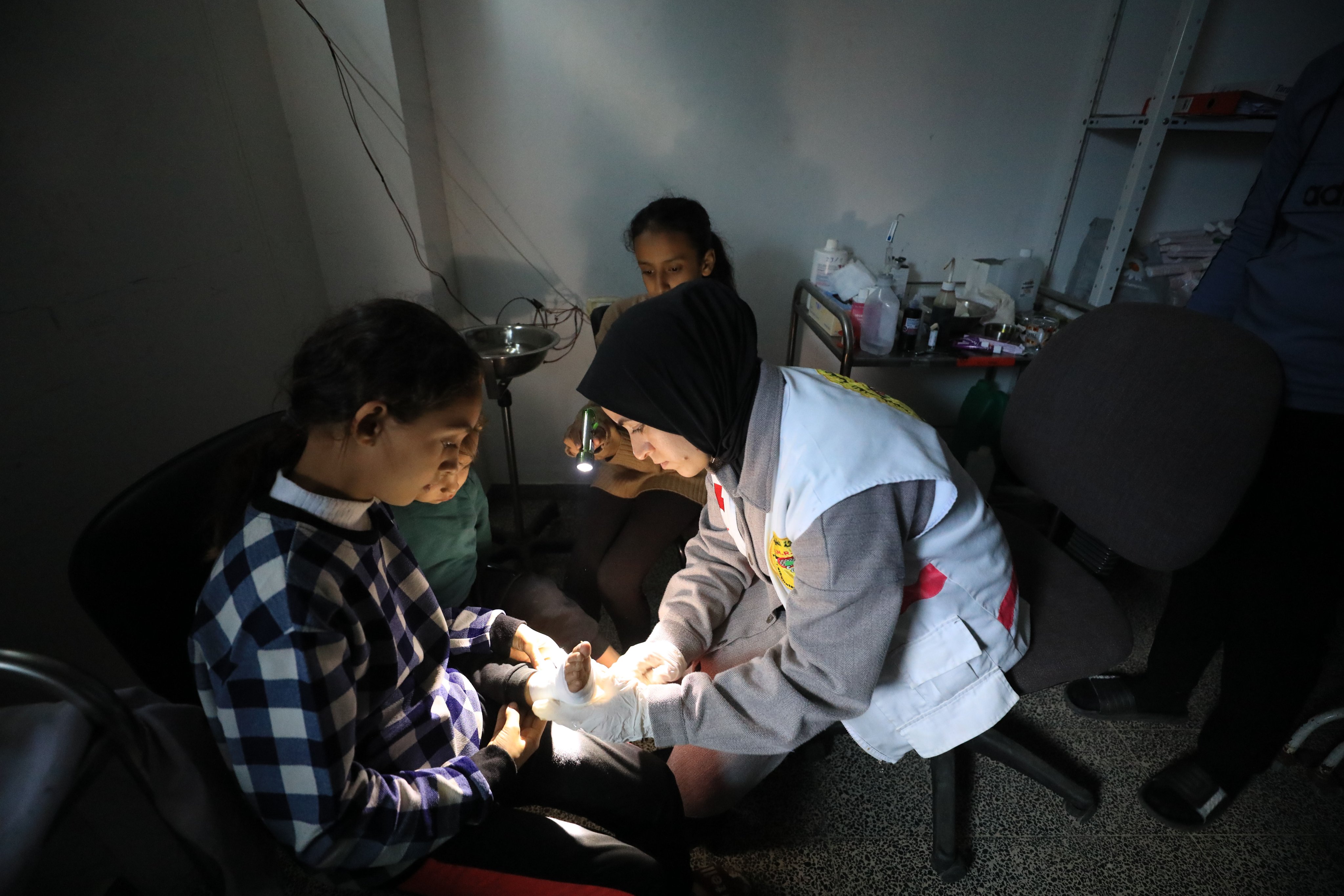 İsrail, 8 ayda Gazze'de yüzlerce sağlık merkezini vurdu