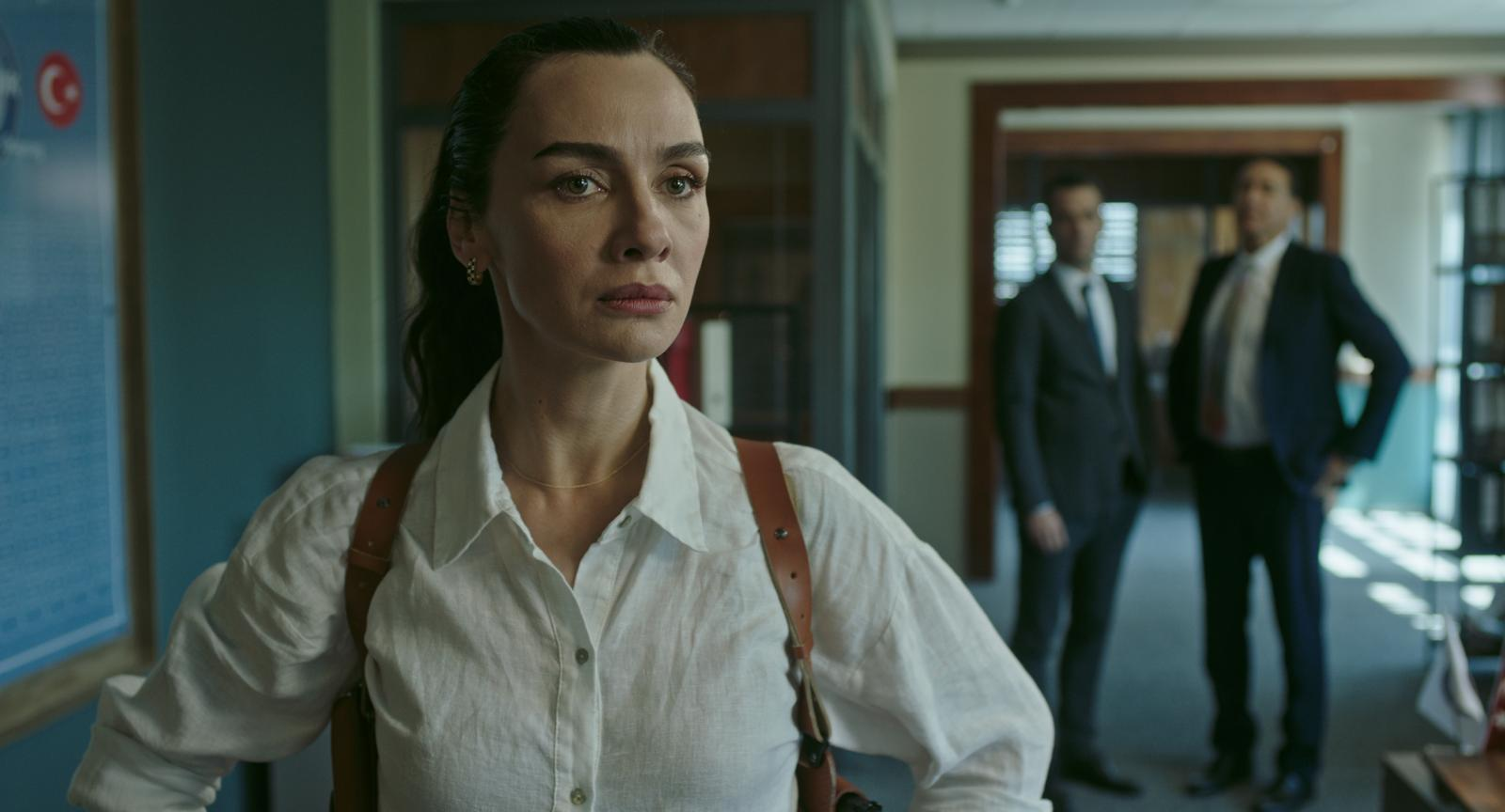 Birce Akalay'ın başrolde olduğu 'Mezarlık' dizisi yeni sezonuyla dönüyor