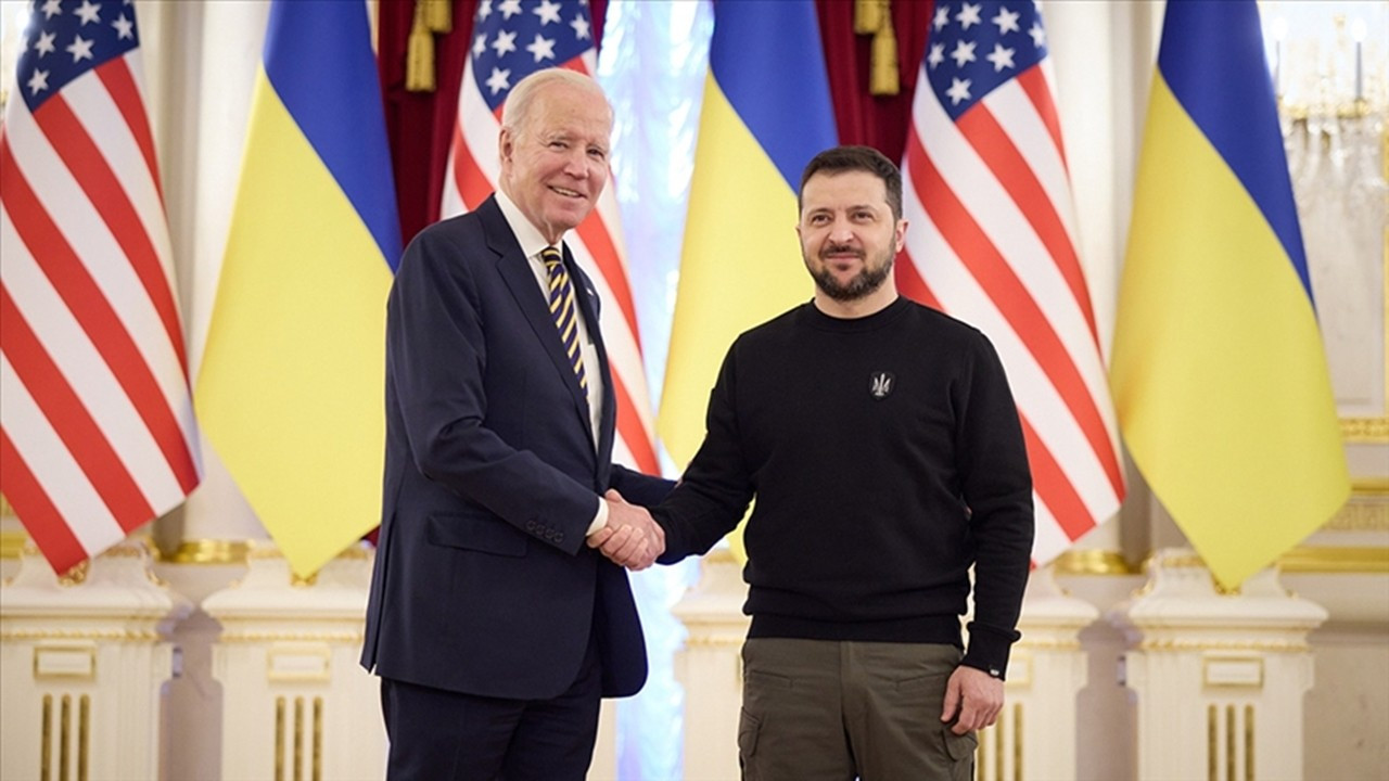 ABD Başkanı Biden, Ukrayna Devlet Başkanı Zelenski'den özür diledi