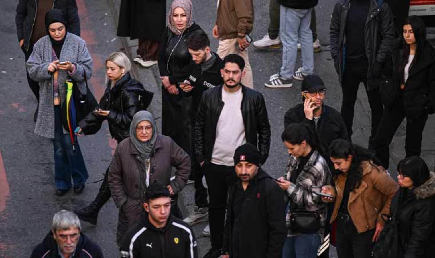 MetroPOLL'ün 'memnuniyet' anketinde 'iç karartan' tablo: Mutsuz insanların ülkesi Türkiye