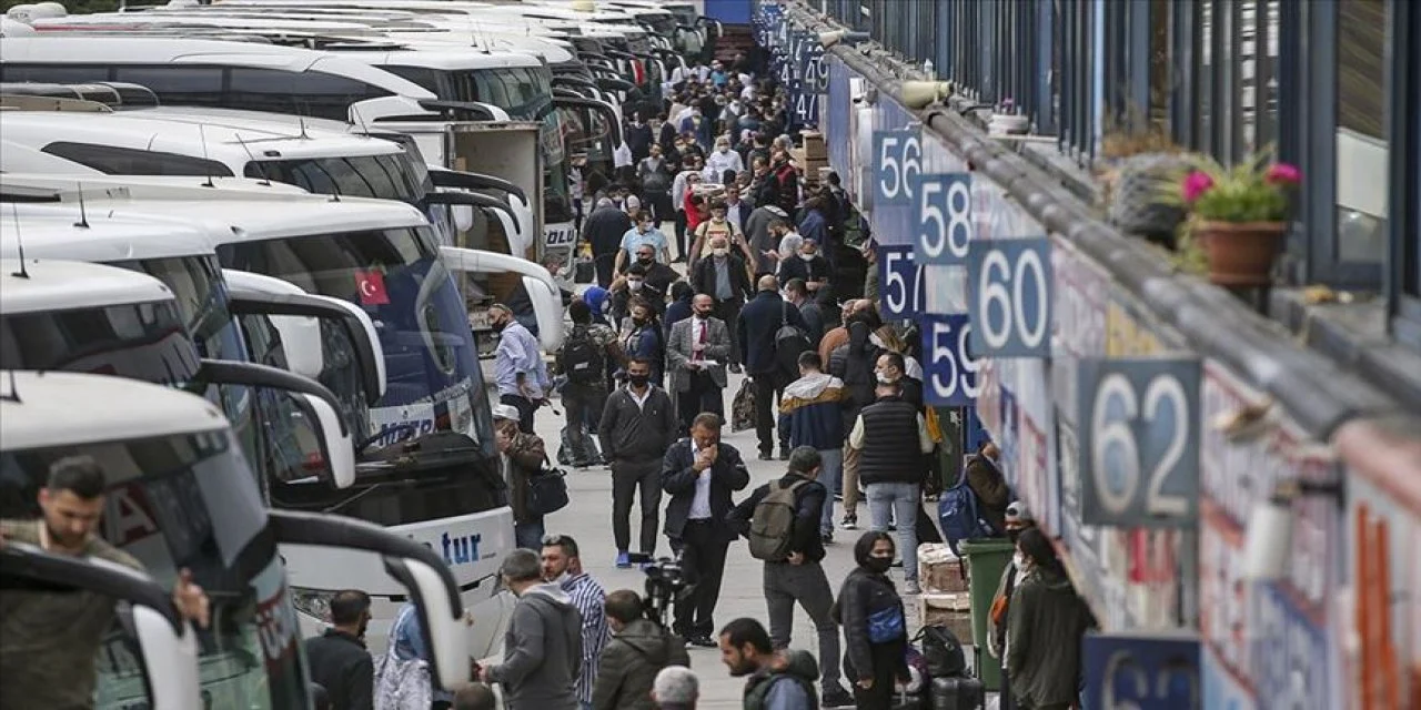 Kurban Bayramı'na ayarlı bilet fiyatlarına tepkiler büyüyor: Sadece İstanbul'dan çıkmak için binlerce liraya ihtiyacınız var!