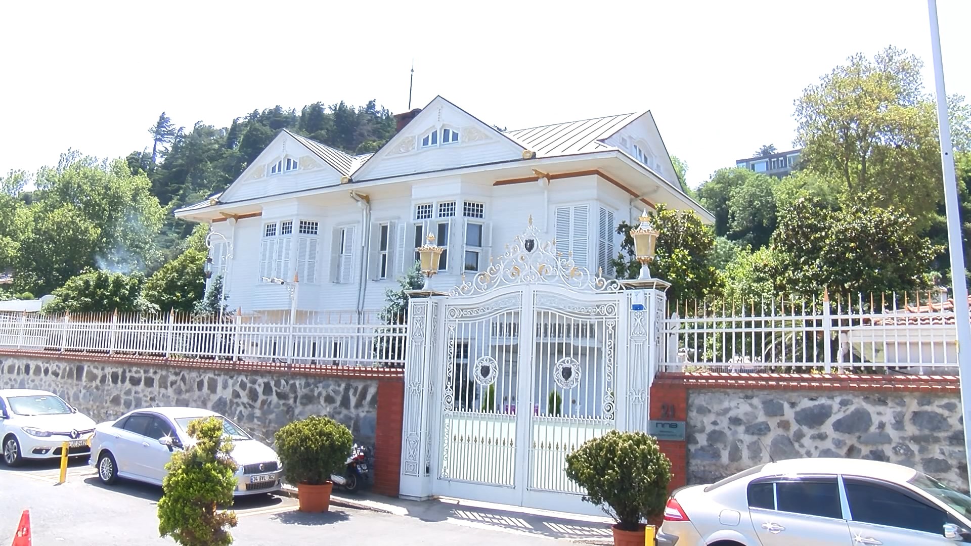 Memduh Paşa Yalısını soyanlar milyonlarca lirayı alıp kayıplara karıştı