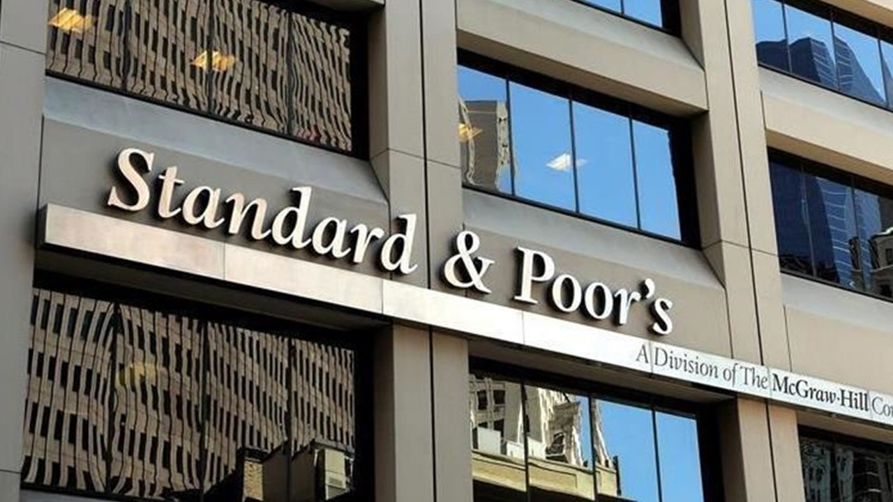 S&P'den Türkiye açıklaması: Tek haneli enflasyon için tarih, yıl sonu dolar kuru için rakam verdi