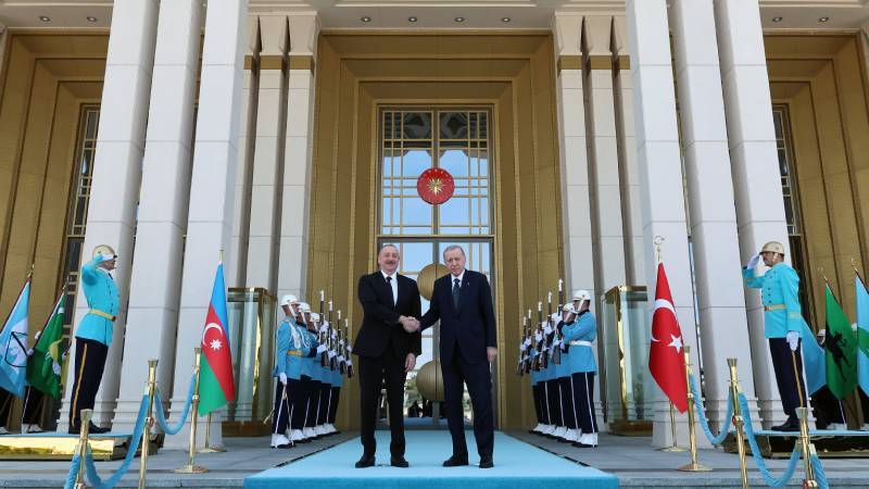 Azerbaycan Cumhurbaşkanı Aliyev, Ankara'da; Erdoğan ile bir araya geldi