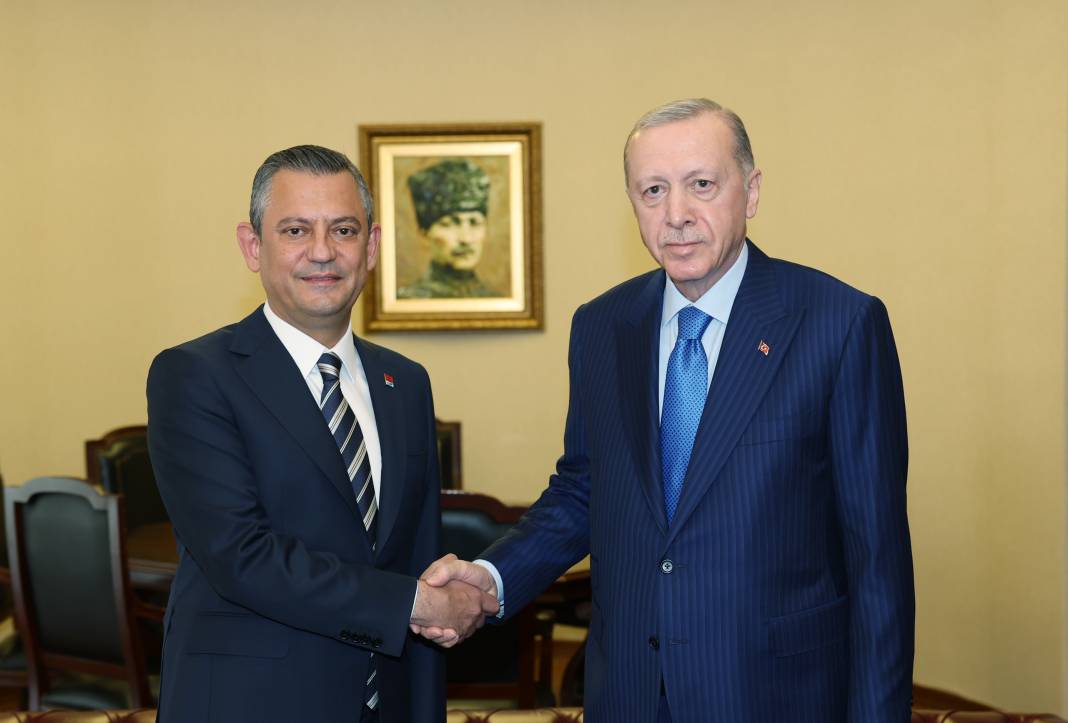 Erdoğan CHP Genel Merkezi’nde Özel ile görüştü: CHP MYK toplandı