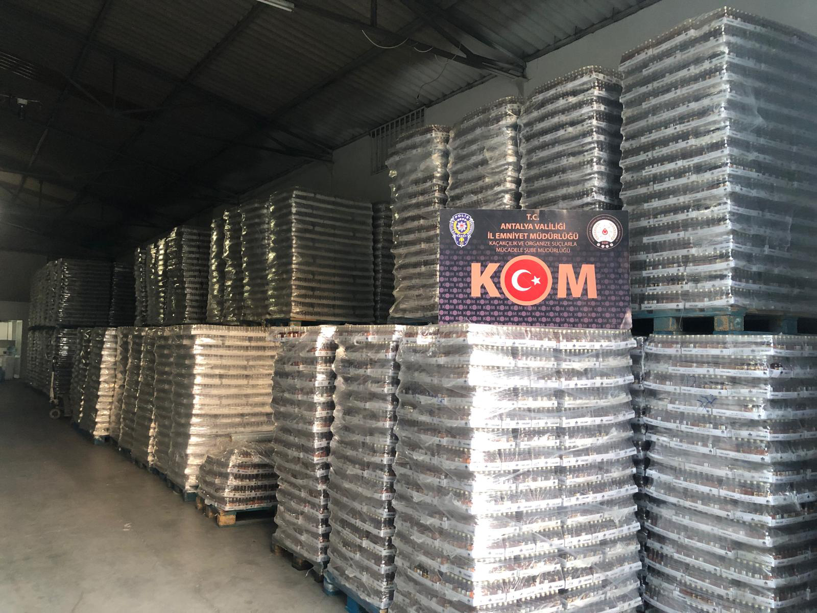 3 milyon 550 bin şişe kaçak içki: Cumhuriyet tarihinin en büyük operasyonu