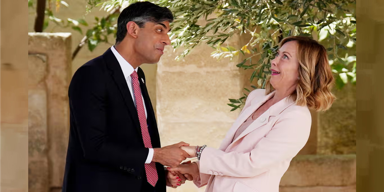 İngiltere Başbakanı ve İtalya Başbakanı buluşmasındaki tavırlar magazin konusu oldu