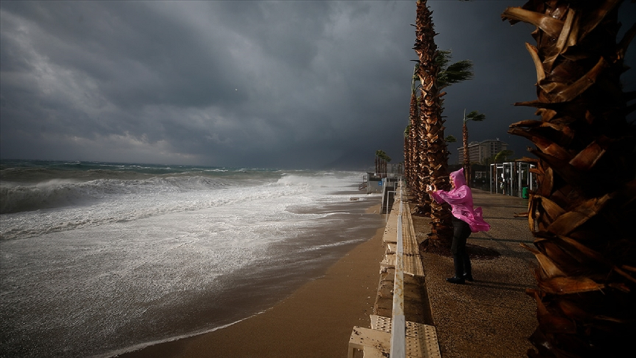 Meteoroloji uyarıyor: Kuvvetli yağışlar ve rüzgarlar yolda