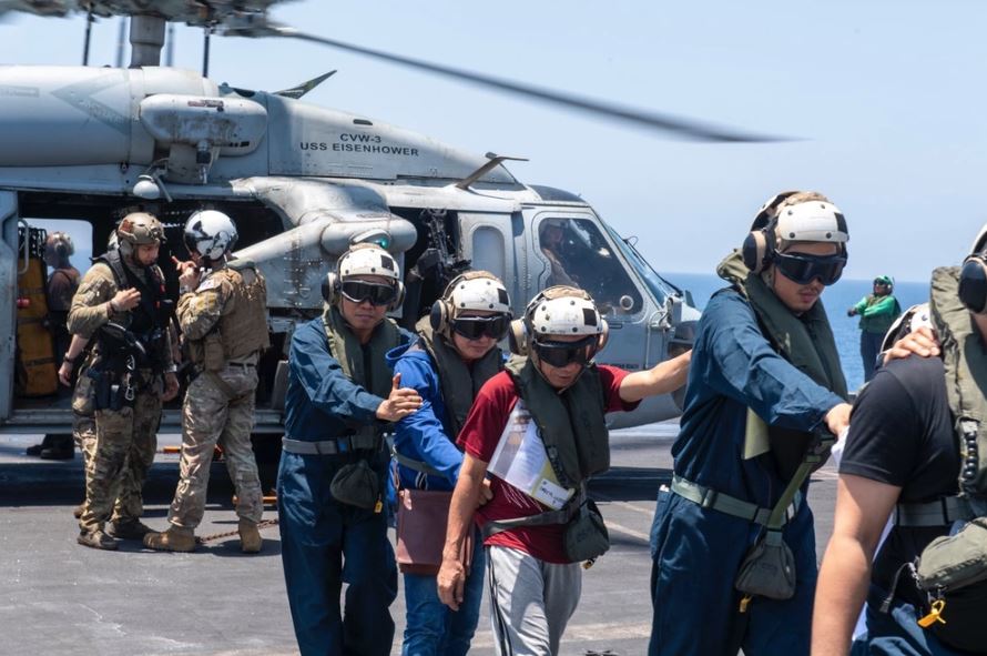 ABD'den kurtarma operasyonu: 24 kişi kurtarıldı