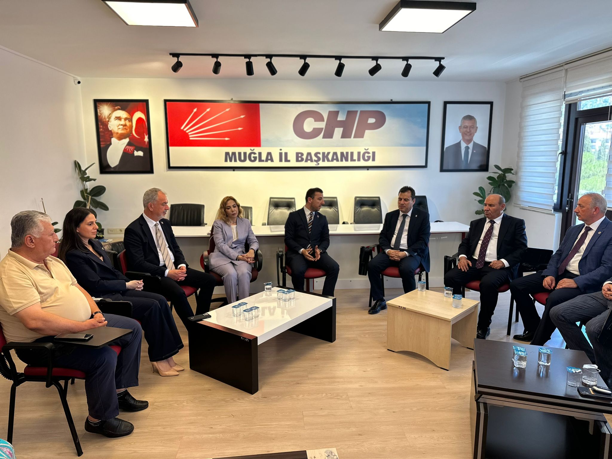 AKP İl Başkanlığı'ndan CHP İl Örgütü'ne ziyaret