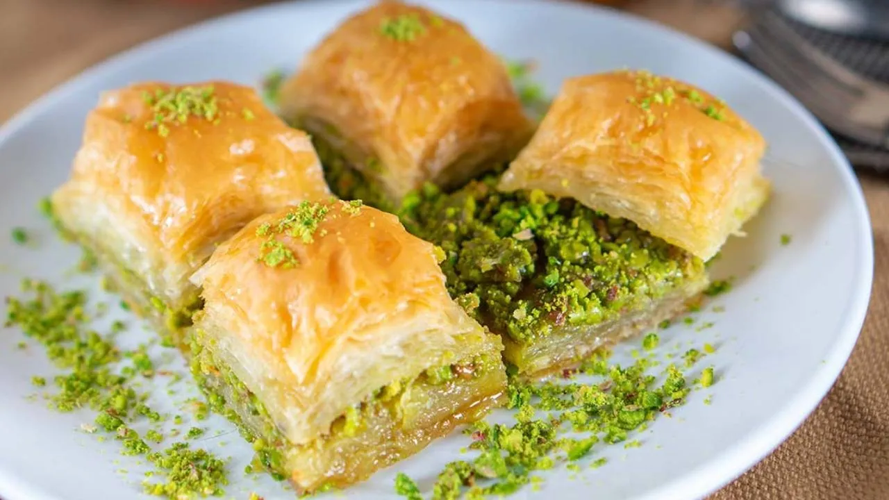 Baklavanın fiyatı arttı; vatandaşın tadı kaçtı!